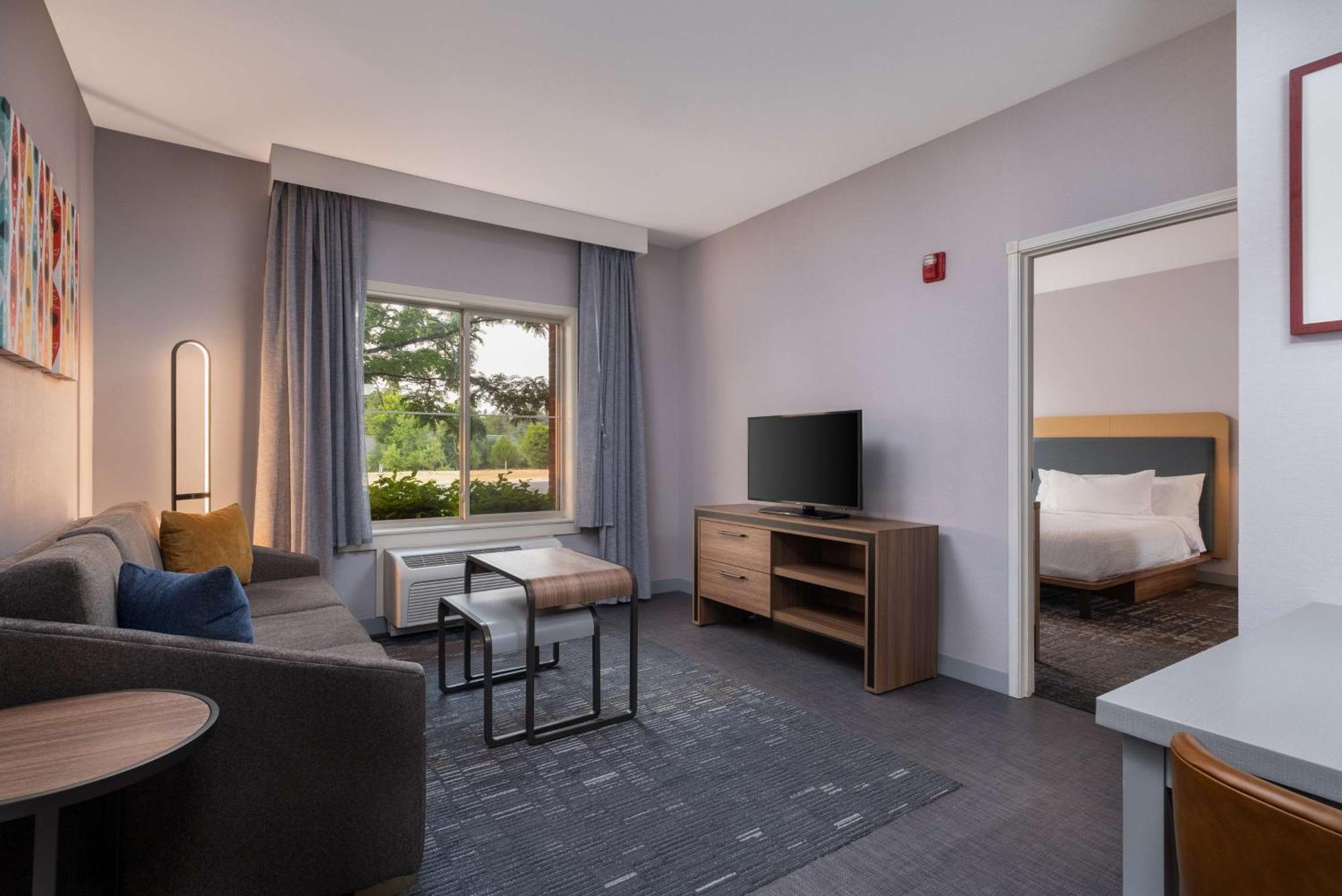 โฮมวู้ด สวีท บาย ฮิลตัน เมดฟอร์ด Hotel ภายนอก รูปภาพ